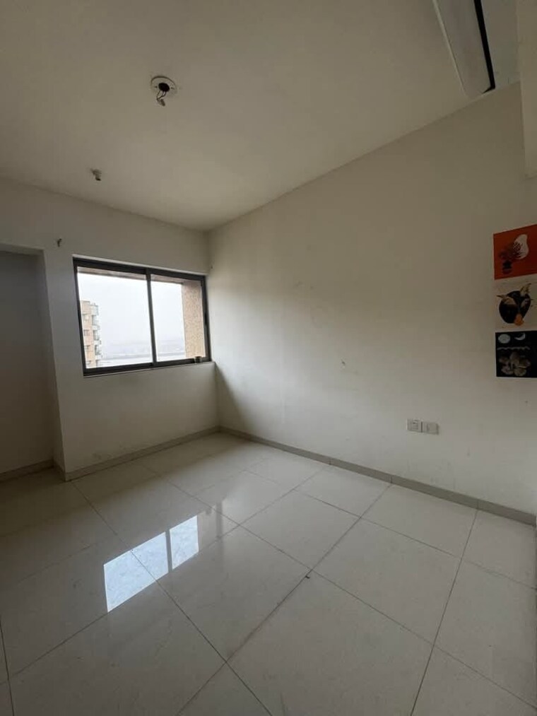 Room, lodha-splendora 3 Bedroom 1124 Sq.Ft. Apartment In Ghodbunder Road Thane 8447546