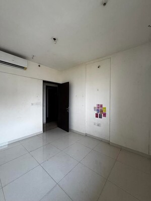 Room in 3 BHK Apartment at Lodha Splendora, Ghodbunder Road – for Sale