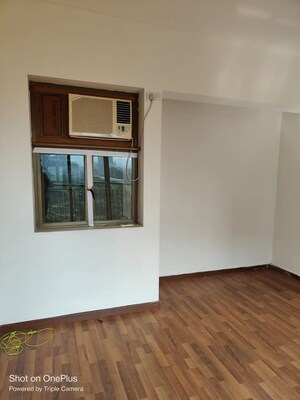 Room in 2 BHK Apartment at Lodha Splendora Phase II, Ghodbunder Road – for Sale