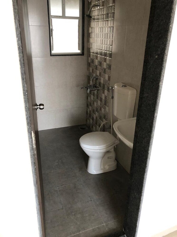 Bathroom, mantra-29-gold-coast 2 Bedroom 690 Sq.Ft. Apartment In Tingre Nagar Pune 8447555