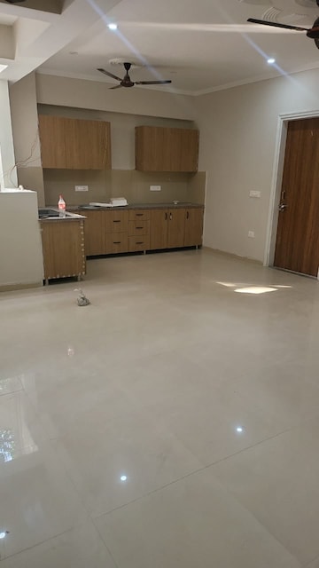 Room in 2 BHK Apartment at DLF Exclusive Floors, Sector 53 – for Rent