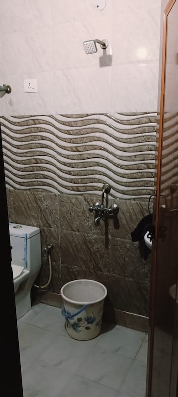 Bathroom in 2 BHK Apartment at Palm Residency Chhatarpur, Chattarpur – for Rent