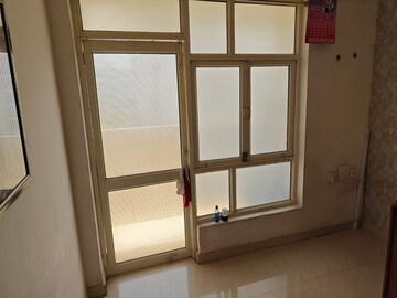 Room in 2 BHK Apartment at Ajnara Integrity, Raj Nagar Extension – for Rent