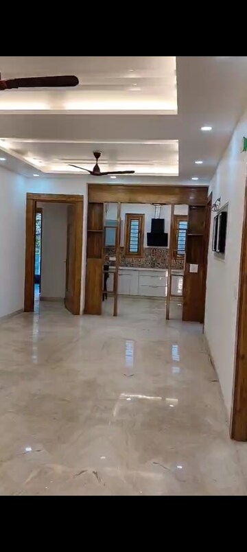 Room in 5 BHK Builder Floor at Niti Khand – for Sale