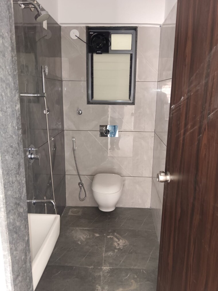 Bathroom, parvati paytha 3 Bedroom 1100 Sq.Ft. Apartment In Parvati Paytha Pune 8447656