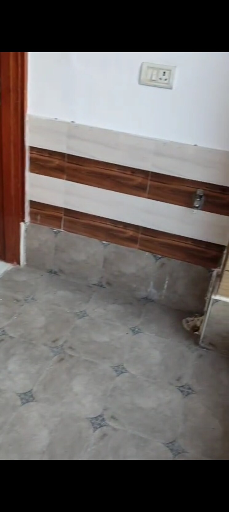 Room, indrapuram 3 Bedroom 112 Sq.Mt. Builder Floor In Indrapuram Ghaziabad 8447674