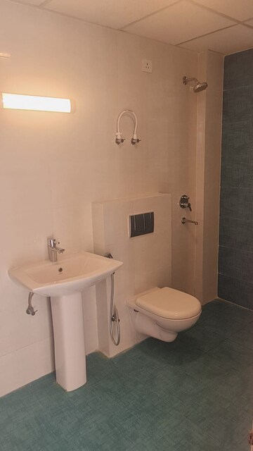 Bathroom in 3 BHK Apartment at Omaxe Waterscapes, Gomti Nagar – for Rent