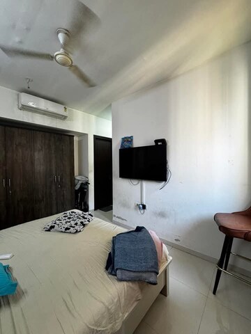 Master Bedroom in 2.5 BHK Apartment at Lodha Splendora Platino, Ghodbunder Road – for Rent