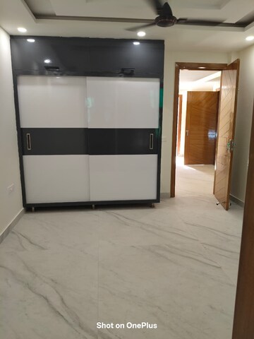 Room in 2 BHK Apartment at Unitech The Residences Sector 33, Sector 33 – for Sale