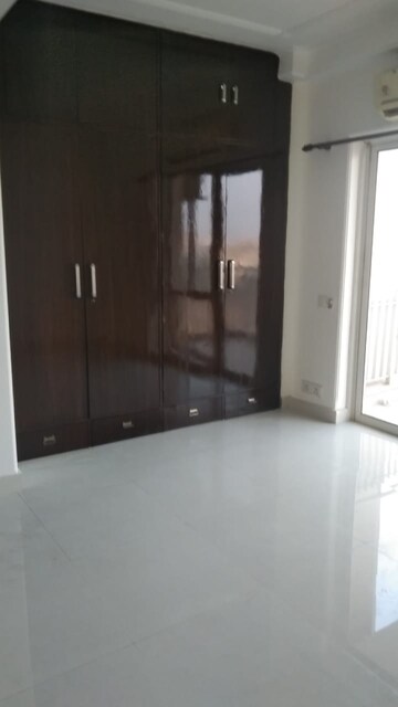Room in 3 BHK Apartment at BPTP Freedom Park Life, Sector 57 – for Sale
