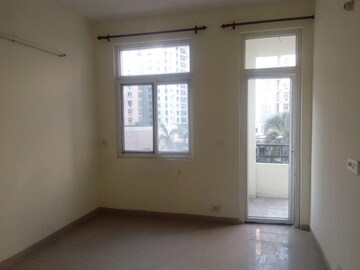 Room in 3 BHK Apartment at Gomti Nagar – for Rent