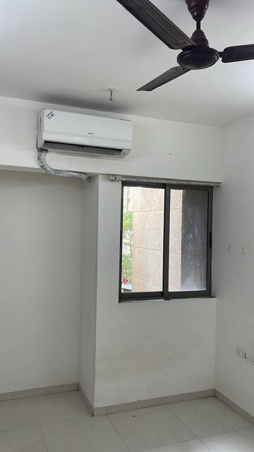 Building Lobby in 1.5 BHK Apartment at Lodha Splendora Phase II, Ghodbunder Road – for Sale