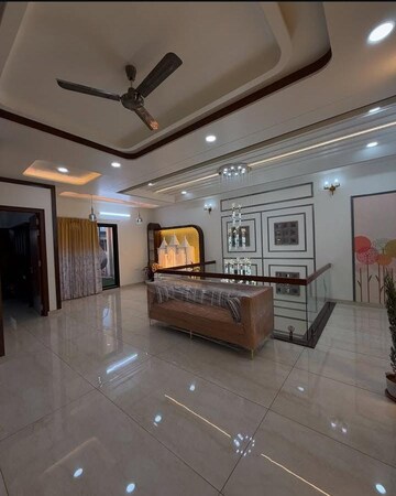 Living Room in 3 BHK Builder Floor at Sector 31 – for Rent