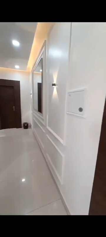 Room in 1 BHK Apartment at VVIP Nest, Raj Nagar Extension – for Rent