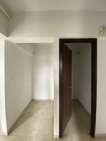 Room in 1.5 BHK Apartment at Lodha Palava City Lakeshore Greens, Dombivli East – for Rent
