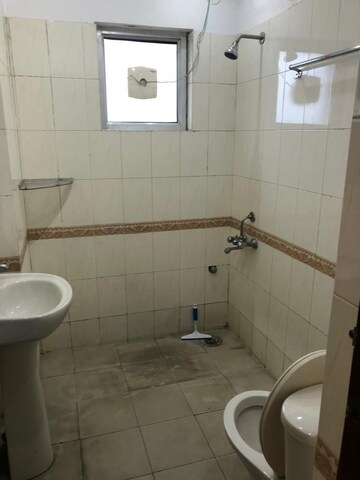 Bathroom in 3 BHK Apartment at Ardee City Palm Grove Heights, Sector 52 – for Rent