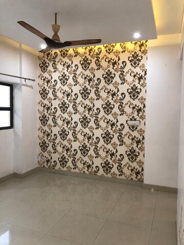 Room in 3 BHK Apartment at Ardee City Palm Grove Heights, Sector 52 – for Rent