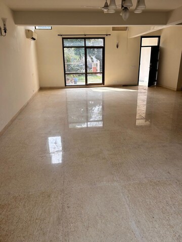 3 BHK Apartment For Rent in Orchid Petals, Sector 49