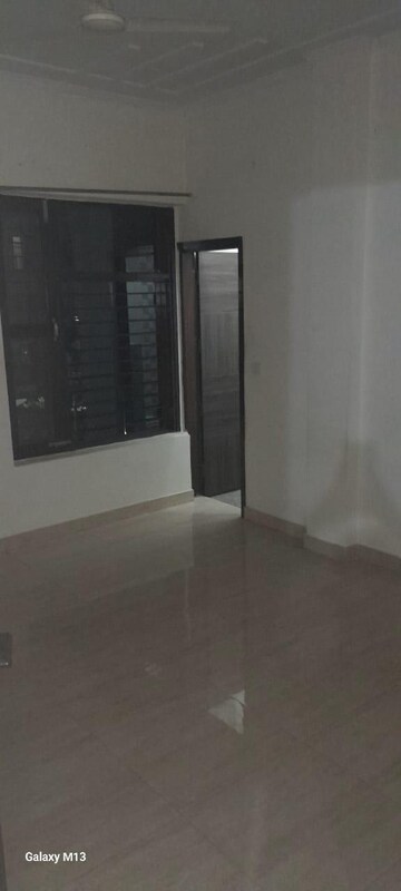 Room in 3 BHK Apartment at Orchid Island, Sector 51 – for Rent