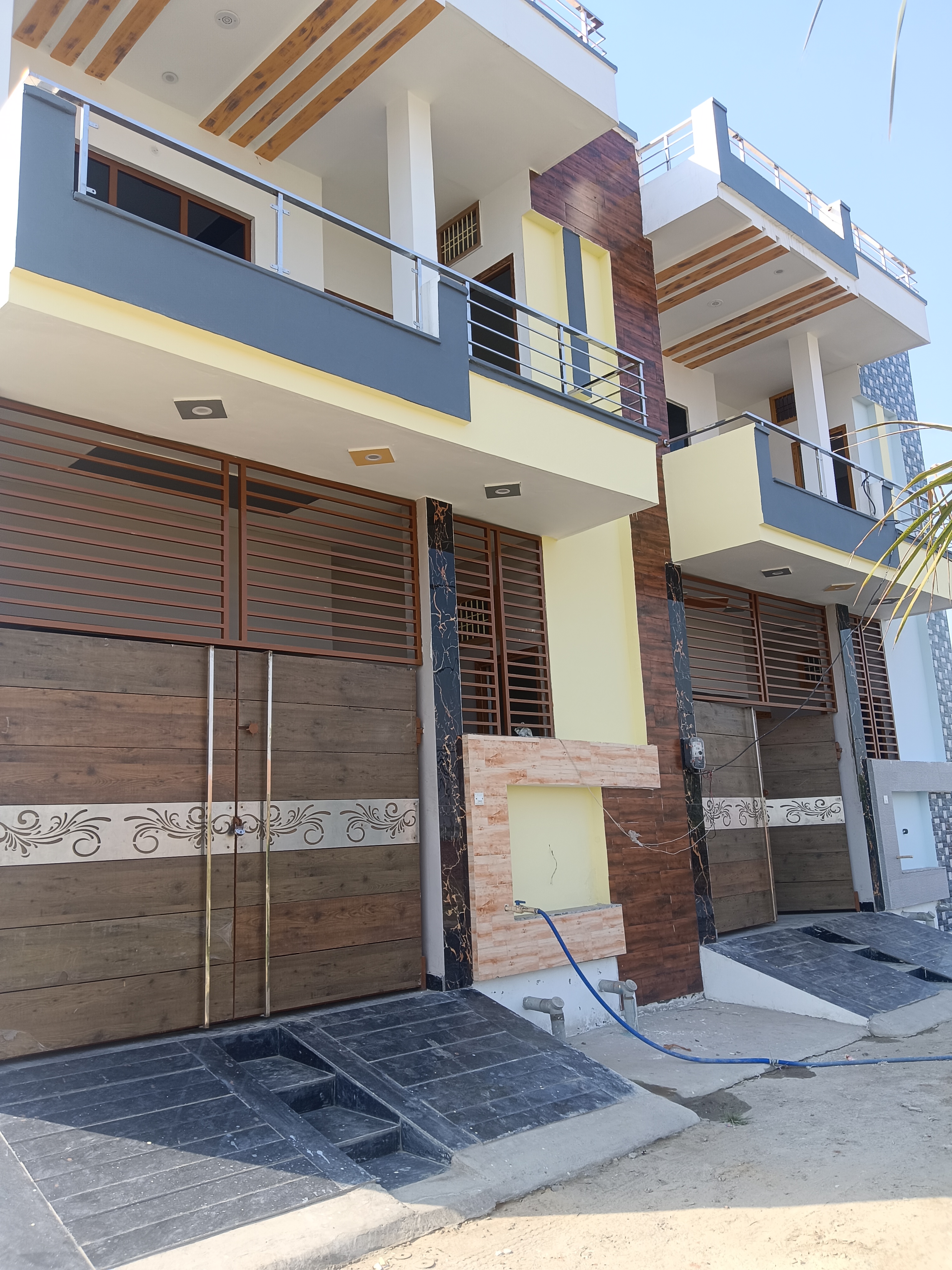 3 BHK + Servant Room Independent House For Sale in Dwarika Dham 