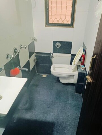 Master Bedroom in 2 BHK Apartment at Palash Towers, Andheri West – for Rent