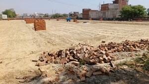  Plot – Exterior View View at Jankipuram Extension - for Sale