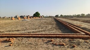  Plot – Exterior View View at Jankipuram Extension - for Sale