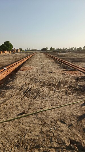  Plot – Exterior View View at Jankipuram Extension - for Sale