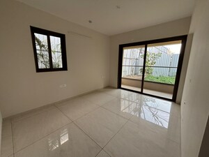 Room in 3.5 BHK Apartment at Magarpatta Nova, Mundhwa – for Sale