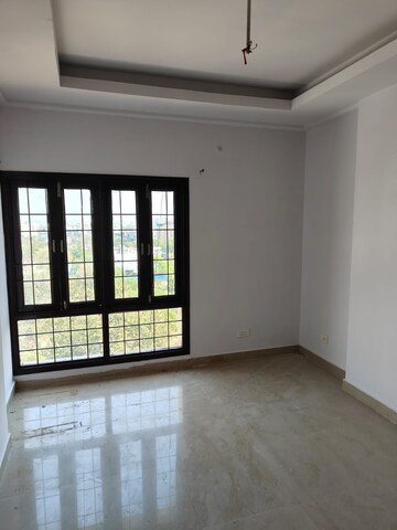 Room in 3 BHK Apartment at Amna Rolex Estate, Faizabad Road – for Sale