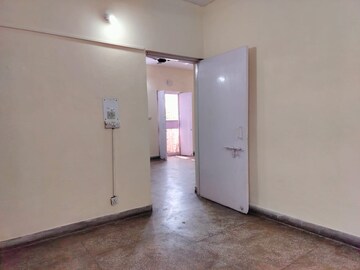 Room in 2 BHK Apartment at Sarita Vihar Pocket-J RWA, Sarita Vihar – for Rent