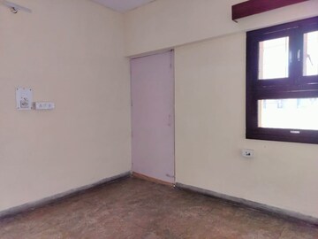 Room in 2 BHK Apartment at Sarita Vihar Pocket-J RWA, Sarita Vihar – for Rent