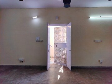 Room in 2 BHK Apartment at Sarita Vihar Pocket-J RWA, Sarita Vihar – for Rent