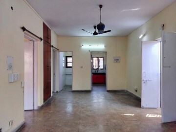 Room in 2 BHK Apartment at Sarita Vihar Pocket-J RWA, Sarita Vihar – for Rent