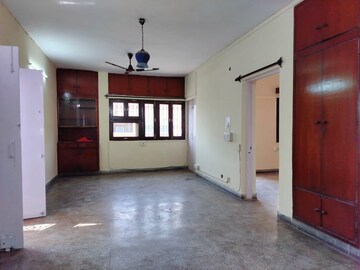Room in 2 BHK Apartment at Sarita Vihar Pocket-J RWA, Sarita Vihar – for Rent