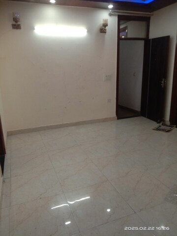 Room in 2 BHK Builder Floor at Patel Nagar Society, Sector 15 – for Rent