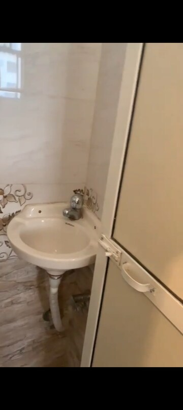 Bathroom in 1 BHK Apartment at Green Field B CHS LTD, Andheri East – for Rent