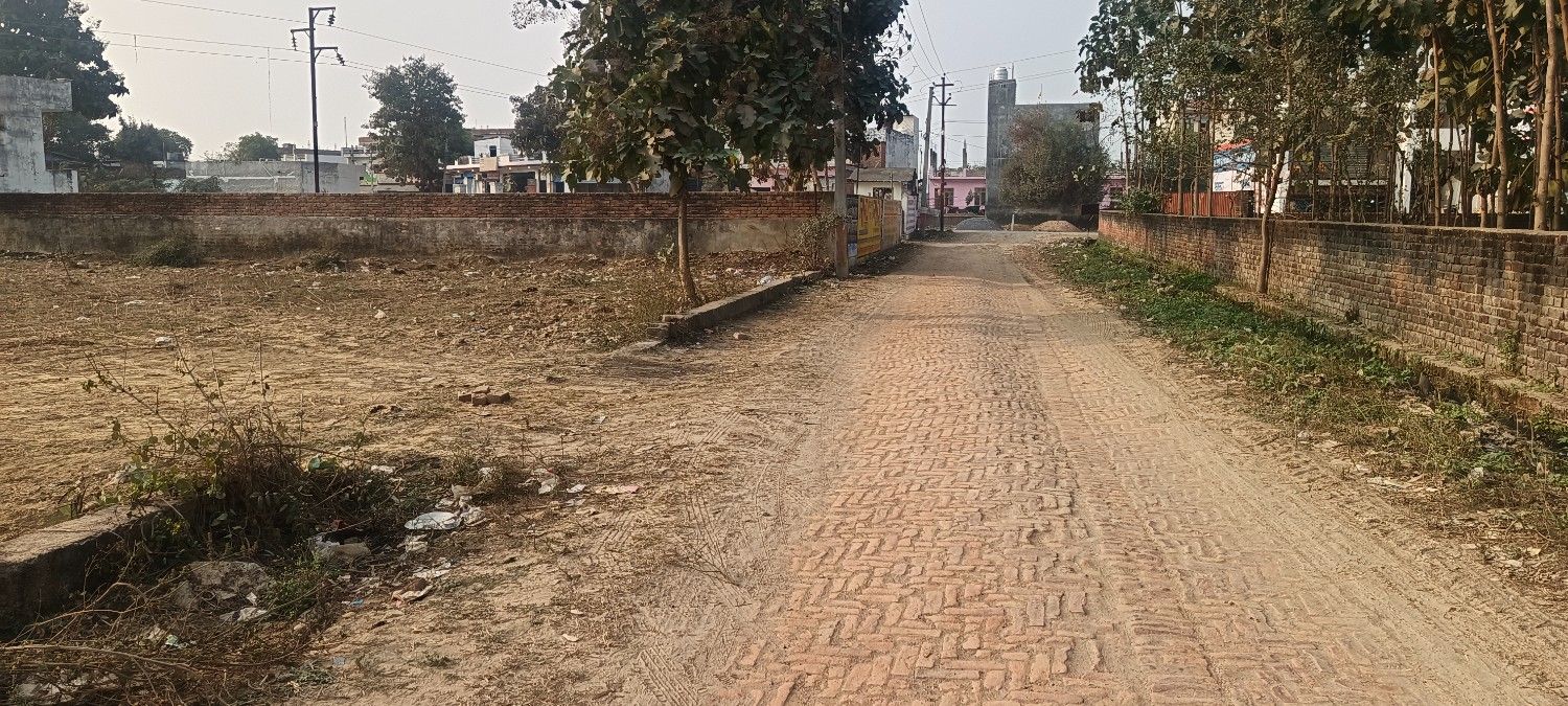 Plot For Sale in Mubarakpur Iim Road Plot
