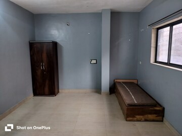 Room in 1.5 BHK Apartment at Karve Nagar – for Rent