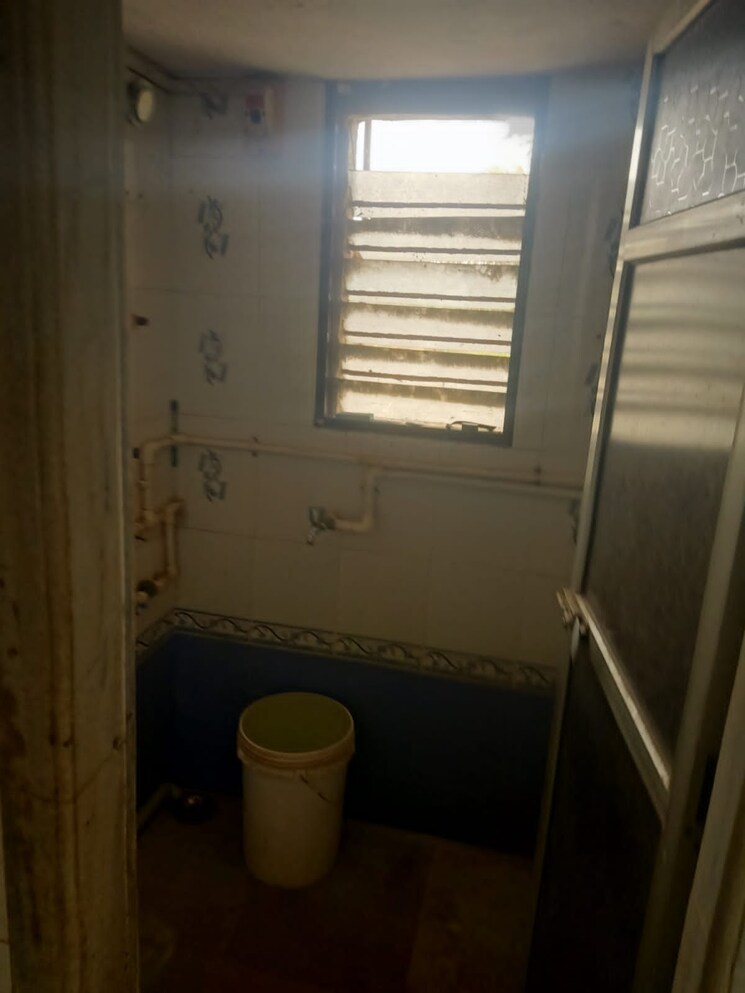 Bathroom, thane west 1 Bedroom 585 Sq.Ft. Apartment In Thane West Thane 8448399