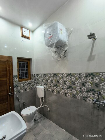 Bathroom in 2 BHK Builder Floor at Rajpur Road – for Rent