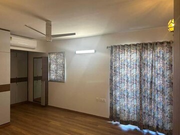 Room in 3 BHK Apartment at SNN Raj Etternia, Haralur Road – for Rent