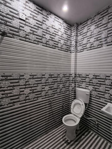 Bathroom in 2 BHK Builder Floor at JakhaN-Rajpur Road – for Rent