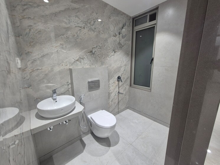 Bathroom, kharghar sector 37 3 Bedroom 960 Sq.Ft. Apartment In Kharghar Sector 37 Navi Mumbai 8448501