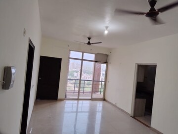 Room in 2 BHK Apartment at Ansal Paradise Crystal, Sushant Golf City – for Rent