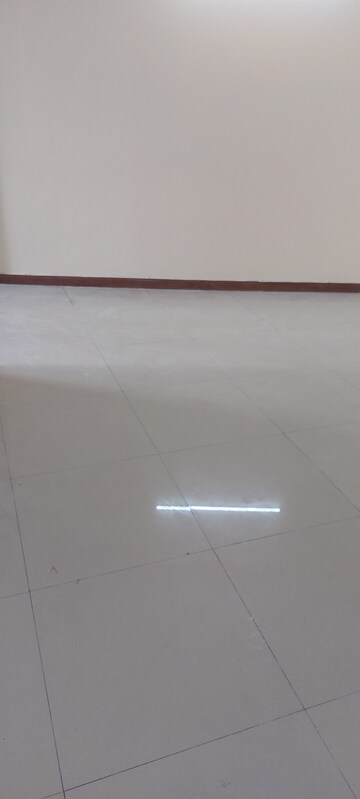 Room in 3.5 BHK Apartment at Unitech Uniworld Gardens, Sector 47 – for Rent