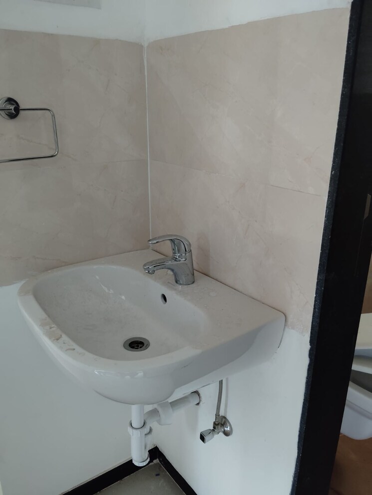 Bathroom, lambodar-vasant-ganesh-vishwa 2 Bedroom 1000 Sq.Ft. Apartment In Bavdhan Pune 8448502