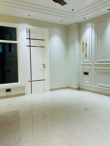 Room in 4 BHK Builder Floor at Vasundhara – for Sale