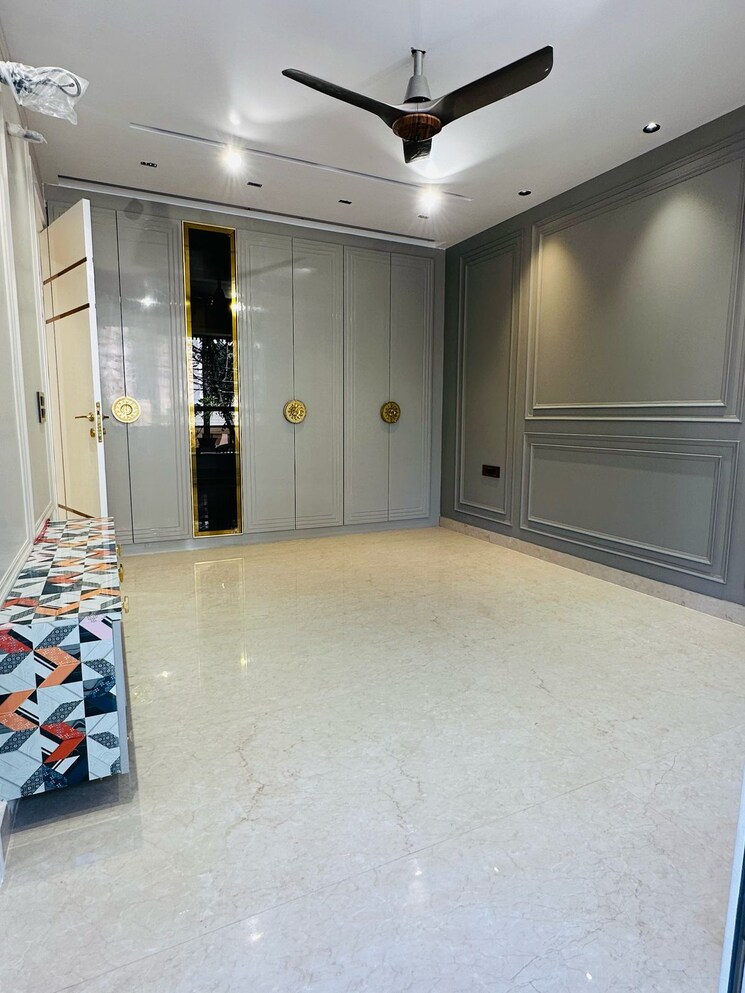  Parking, vasundhara sector 1 4 Bedroom 1950 Sq.Ft. Builder Floor In Vasundhara Sector 1 Ghaziabad 8448511