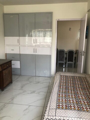 Room in 3 BHK Apartment at Navrangpura – for Rent